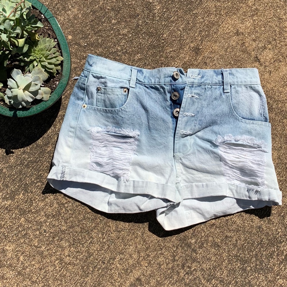 Charlie O hhh so cute! Shorts in your fav color.